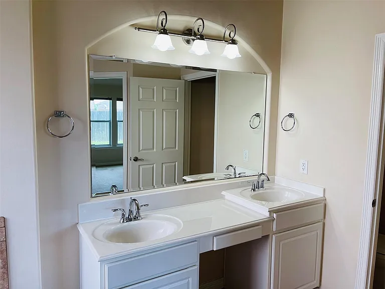 10723 Lake Riata Ln — Photo 20