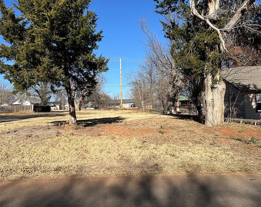 2nd image of 825 W B Ave Lot 15 & 16