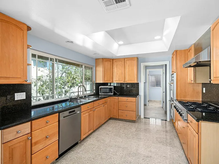 4635 Nomad Dr — Photo 7