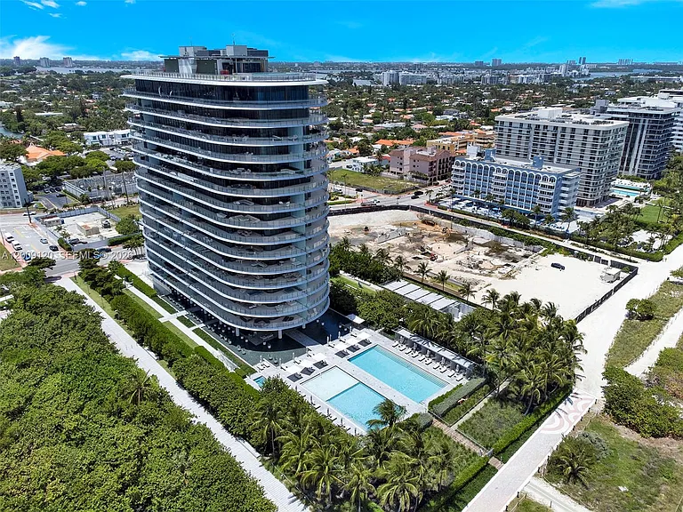 8701 Collins Ave #304 — Photo 42