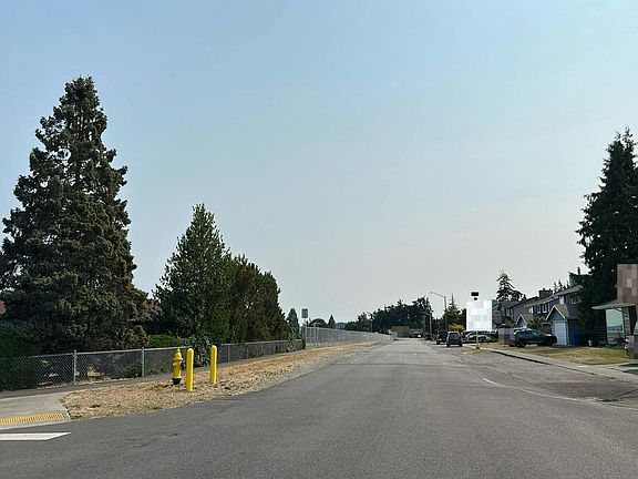 5th image of 357 SW 3rd Ave