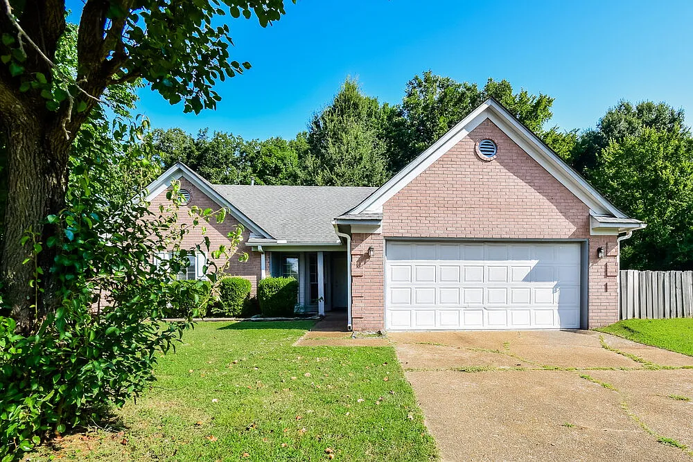 3 bed, 2.0 bath, 1451 sqft, $1,785 — Photo 1