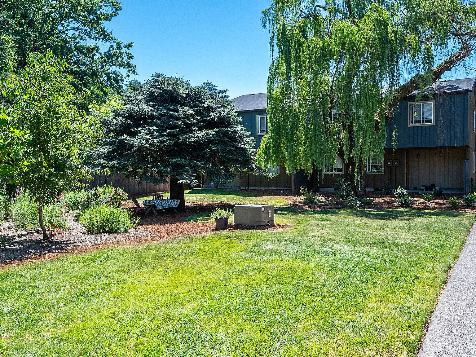 Shady Glen Apartments — Photo 2
