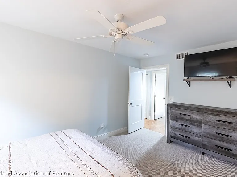 102 Squirrel Point — Photo 44
