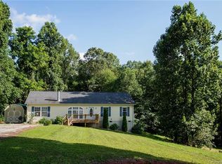 79 Bennison Ln, Flat Rock, NC 28731
