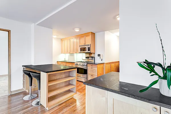 Rented by City Connections Realty | media 65