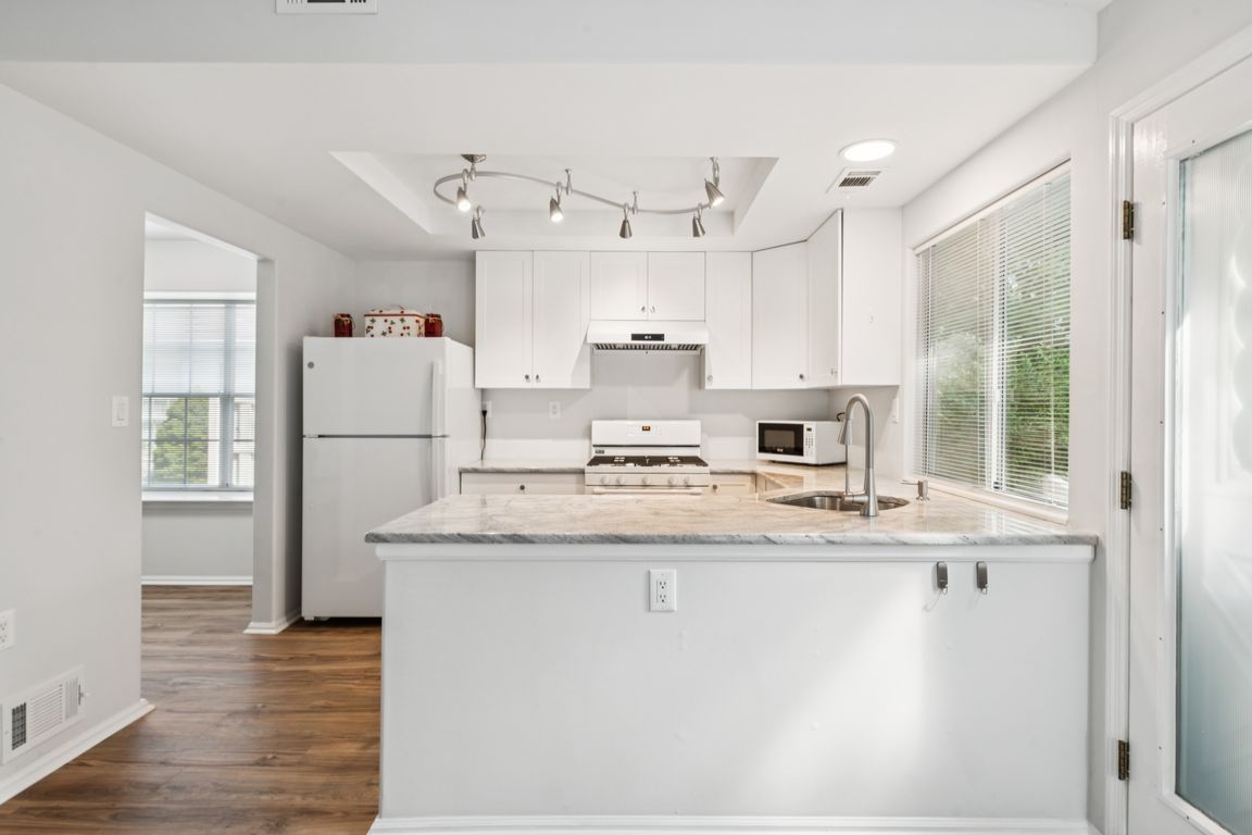 Glen Dr-S2707-009.jpg