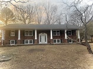 1301 Chateau Dr, West Plains, MO 65775