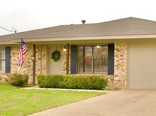 608 Mary St, Aubrey, TX 76227