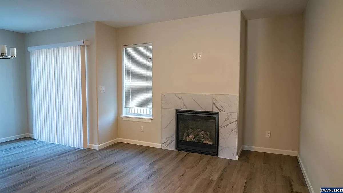 Building Photo - 75 Sand Ridge Ct