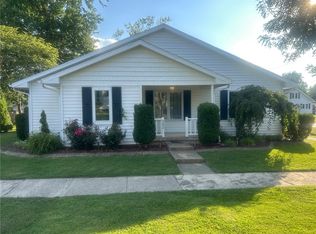 202 S 4th St, Marshall, IL 62441