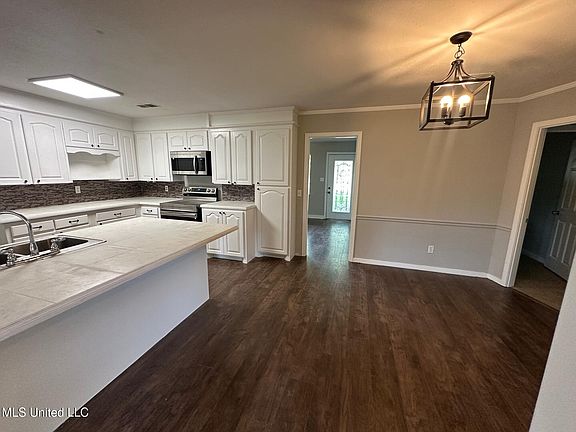 4th image of 365 Gatewood Dr