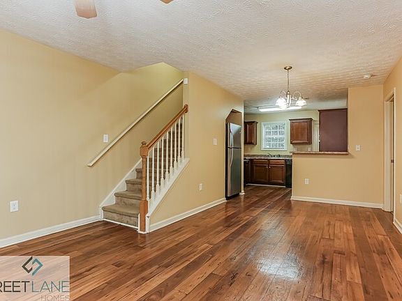 2nd image of 1049 Wedgewood Ct