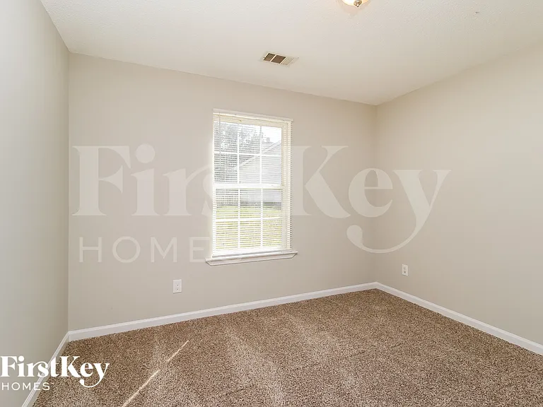 115 Kendall Ln — Photo 14