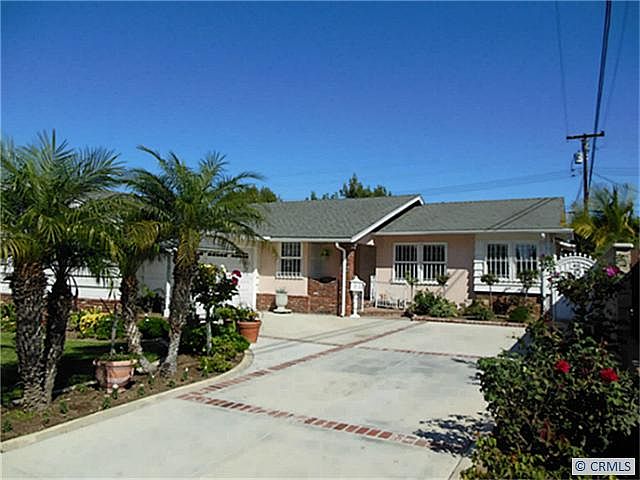 1st image of 4402 Clubhouse Dr