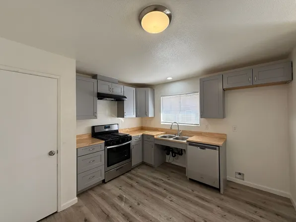 524 E Avenue Q12 APT 3, Palmdale, CA 93550