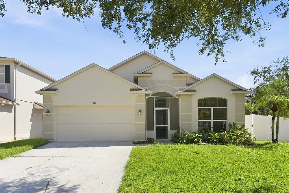 3 bed, 2.0 bath, 2065 sqft, $2,420 — Photo 1