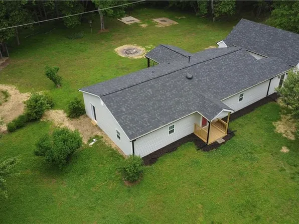 1894 Turner Mountain Rd, Mount Airy, NC 27030