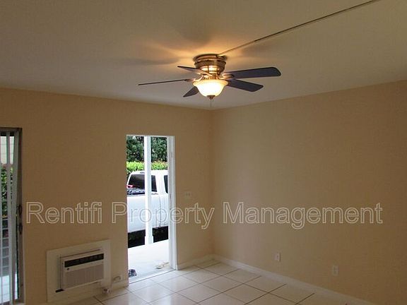 2nd image of 2064 Alamanda Dr APT 1