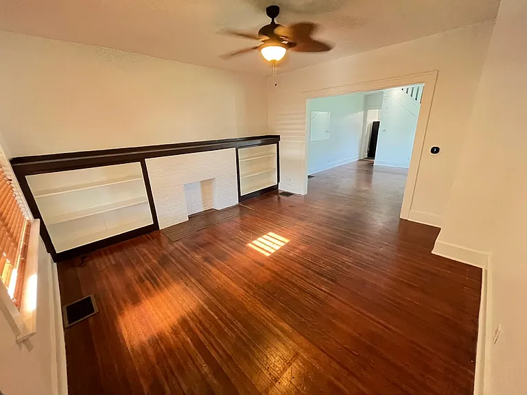 2943 N Park Ave — Photo 4