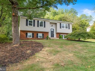 6230 Hidden Canyon Rd, Centreville, VA 20120