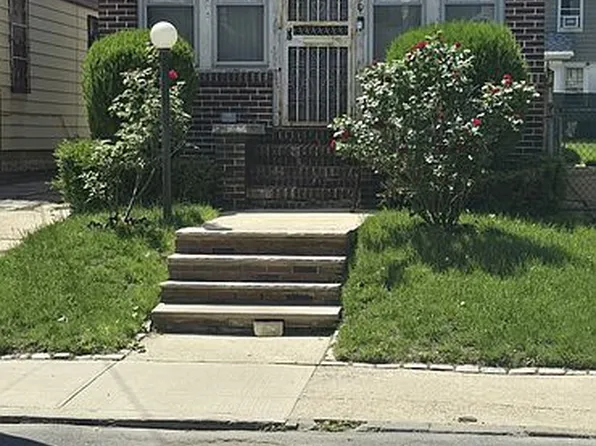 850 E 39th St #1, Brooklyn, NY 11210