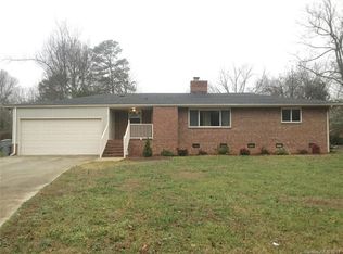 1721 Crandon Dr, Charlotte, NC 28216