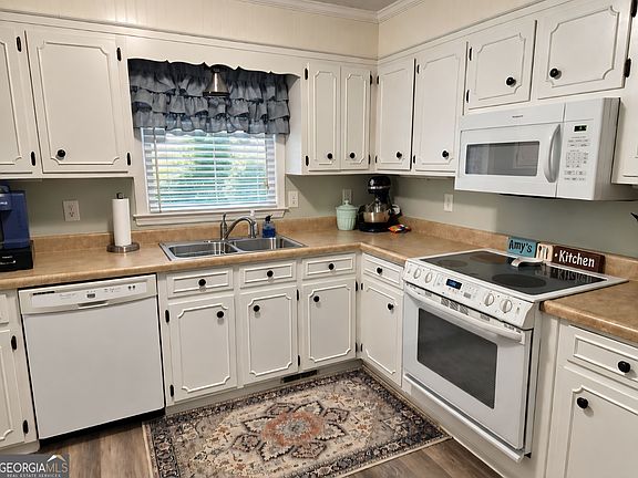 5th image of 120 Lynn Pl