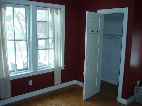 3rd image of 316 Pearl St