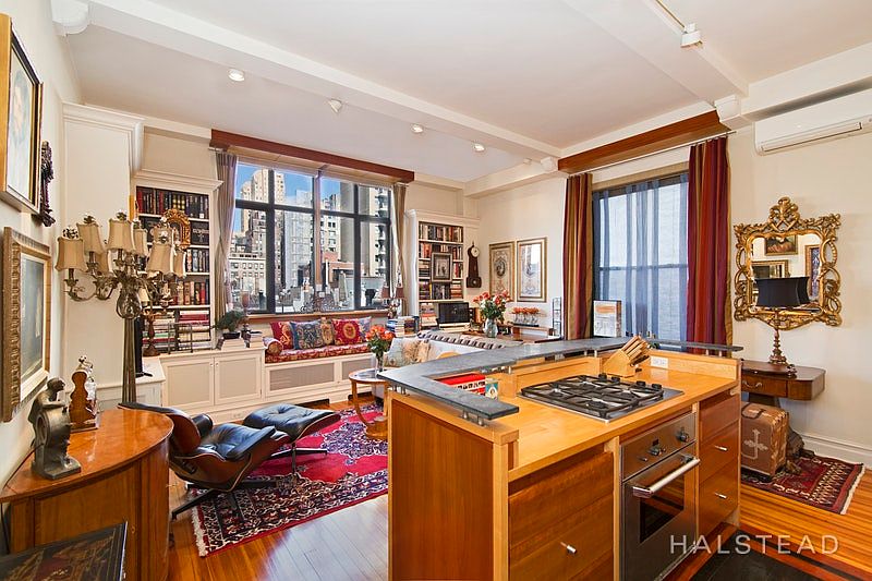 1st image of 15 W 67th St #6RE