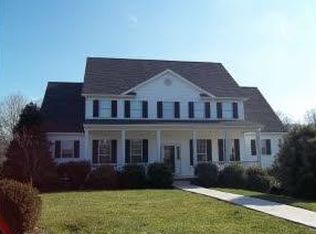 221 Memory Ln, Bristol, TN 37620