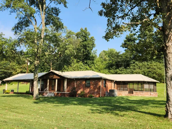 1101 N C St, Lenoir City, TN 37771