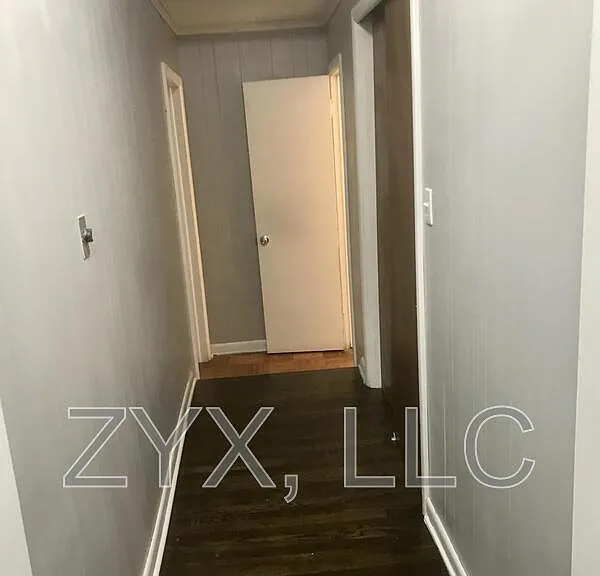 412 N 34th St — Photo 14