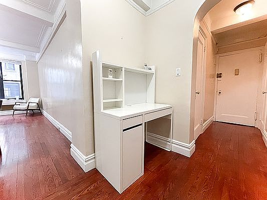 4th image of 7 Park Ave APT 2I