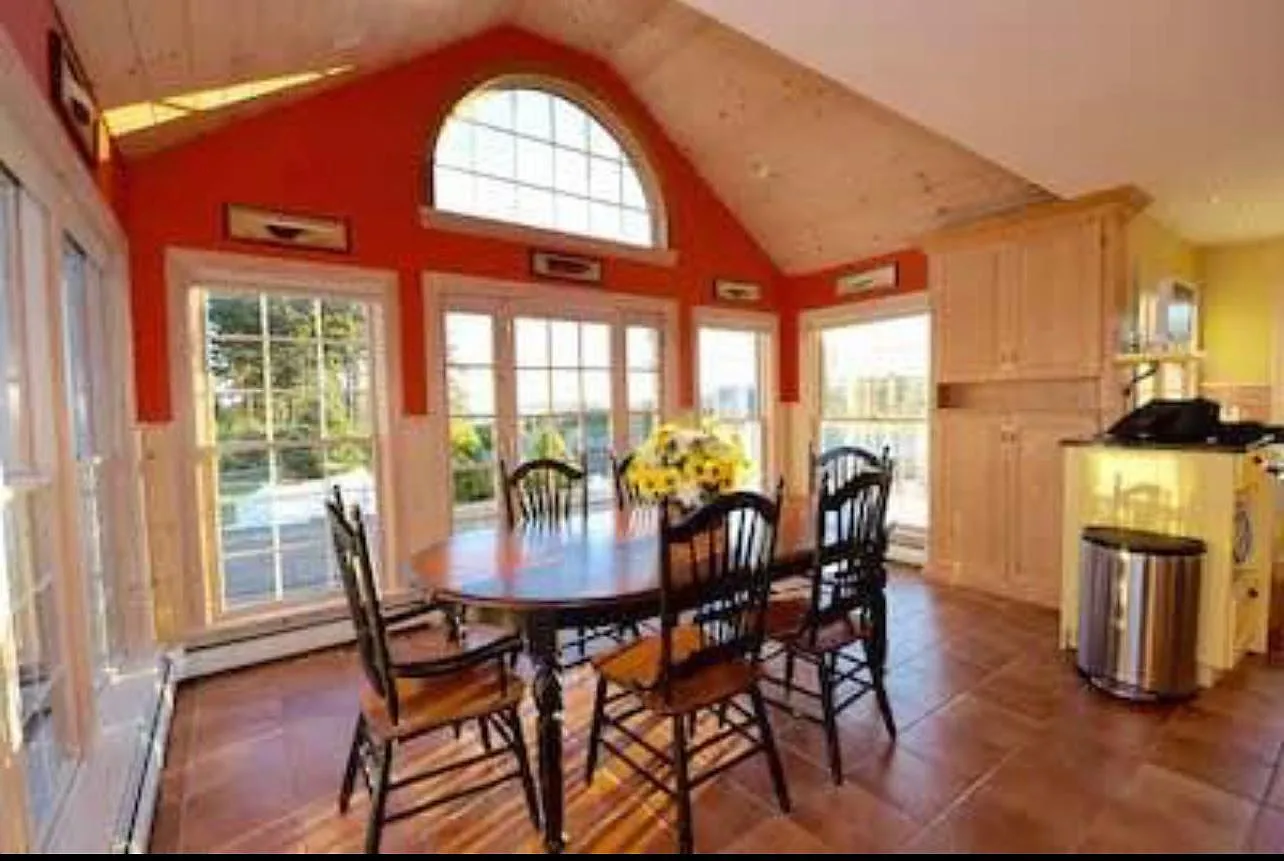 4 bed, $2,000 — Photo 2
