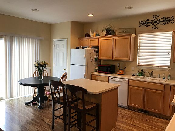 Kitchen, main level