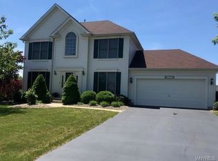 6394 White Oak Way, Lake View, NY 14085