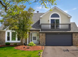 216 Brookwood Ln W, Bolingbrook, IL 60440