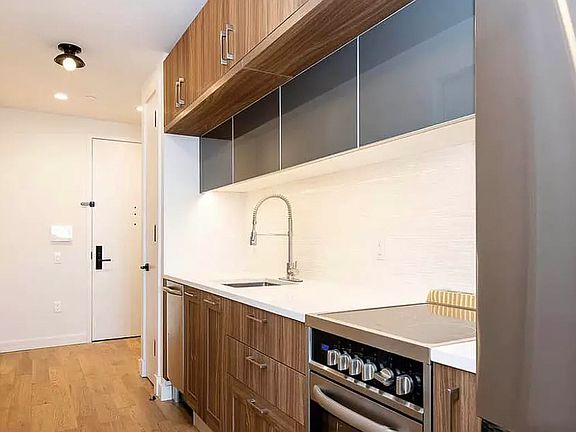 3rd image of 1825 Ocean Ave #L4