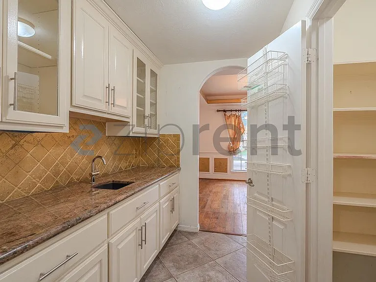 14911 Oxford Way — Photo 18