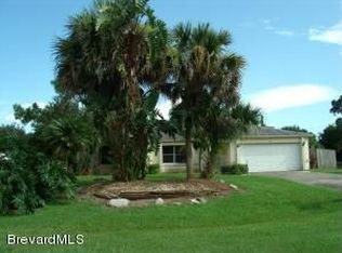 460 Vin Rose Cir SE, Palm Bay, FL 32909