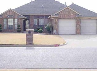 1125 Sennybridge Dr, Yukon, OK 73099