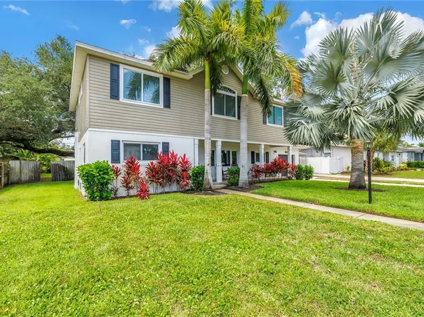 10819 Seminole Dr N, Saint Petersburg, FL 33708