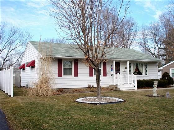 1st image of 1303 Spruce Ave