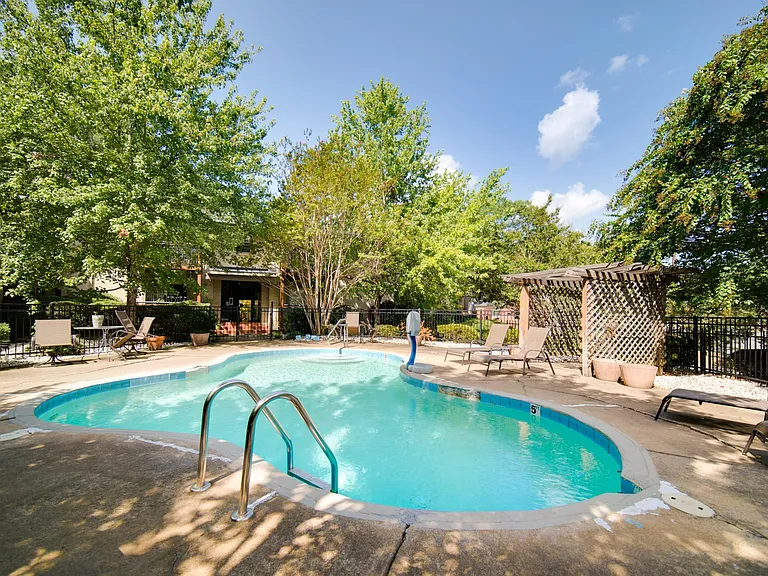1 Coolwood Dr #1 — Photo 15