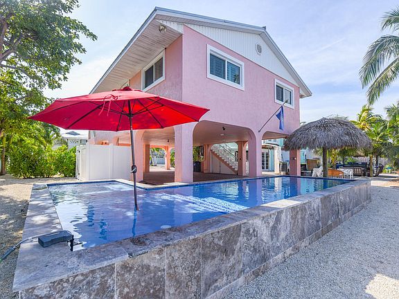 2nd image of 137 Caribbean Dr E