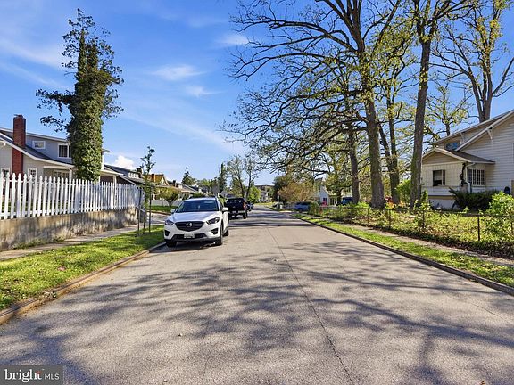 4th image of 2805 Mount Holly St