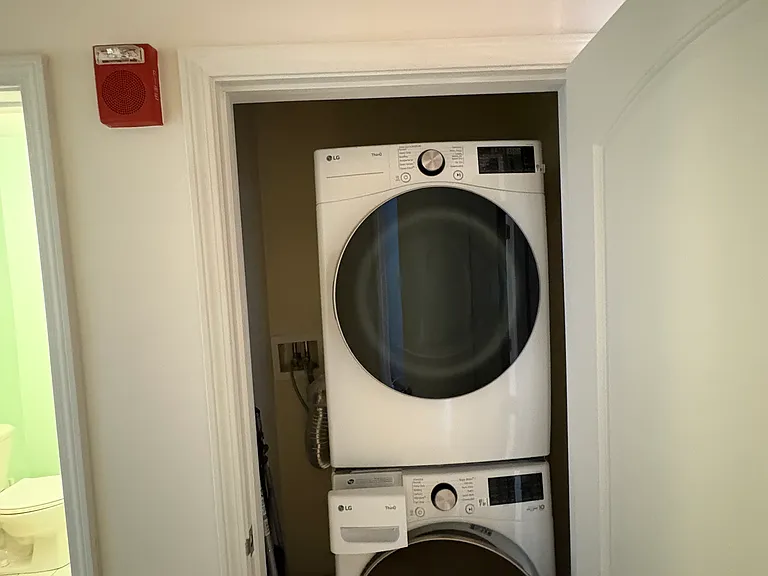 52 Lawrence Dr #314 — Photo 6