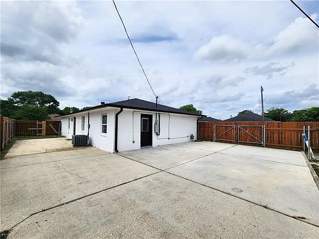 121 Alfred St — Photo 19