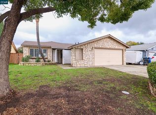 7827 Deer Meadow Dr, Sacramento, CA 95823